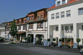 Отель Hotel & Restaurant Goldener Pflug  Людвигсбург